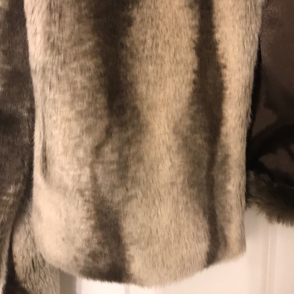 NWT Faux Fur Jacket - Picture 2 of 4